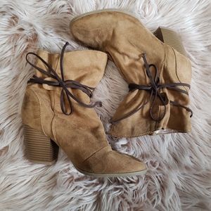 Qupid camel color faux suede slouch booties 8